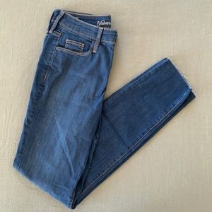 Universal Thread Jeans